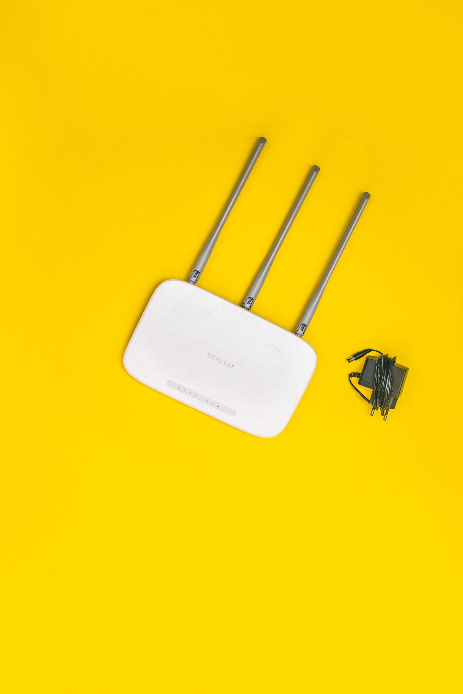Wi-Fi router with antennas